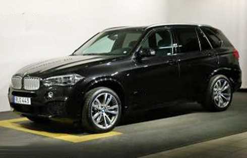 Svart BMW X5 Xdrive 40D stulen i Skövde